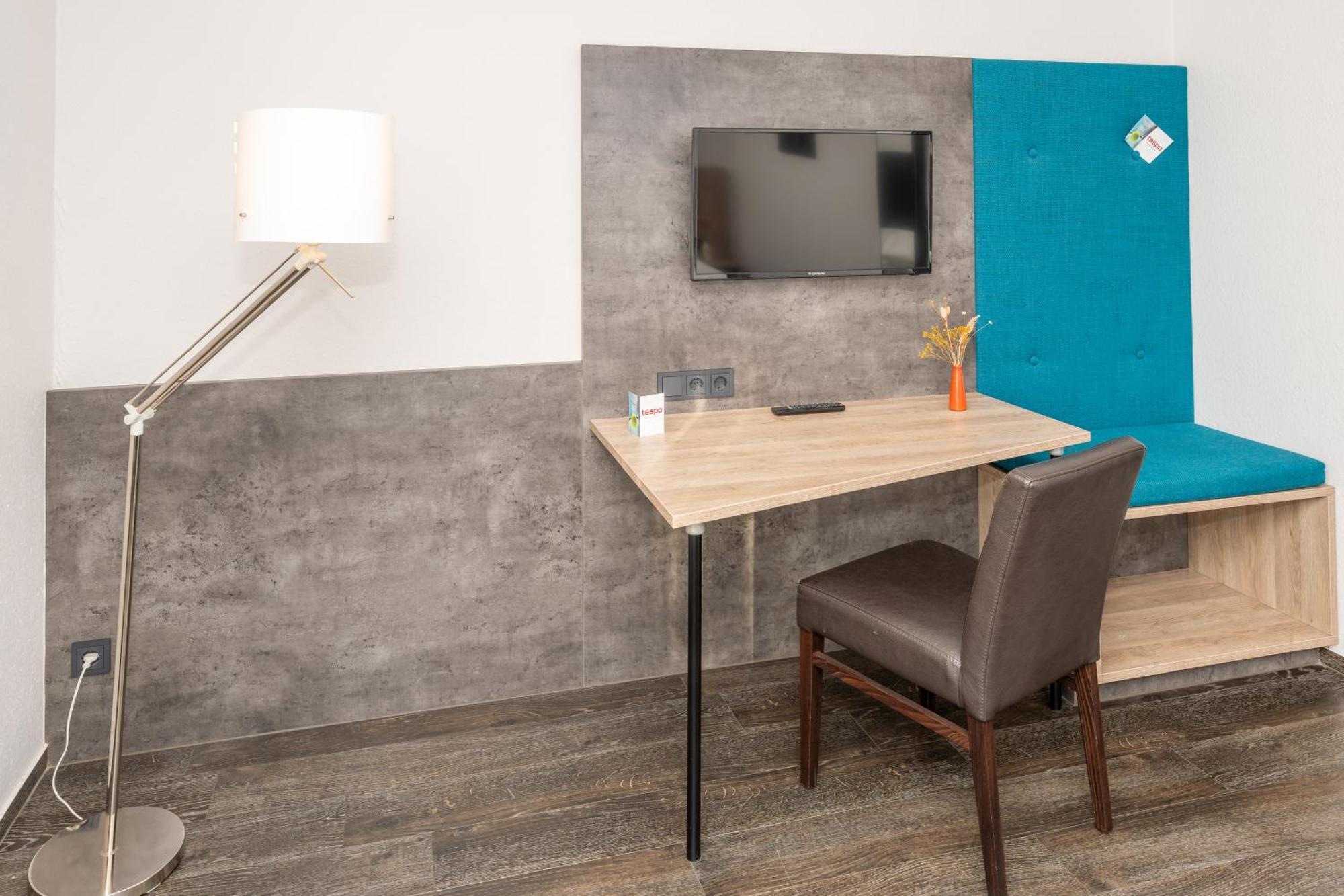 Tespo Hotel Und Sportpark Карст Екстериор снимка
