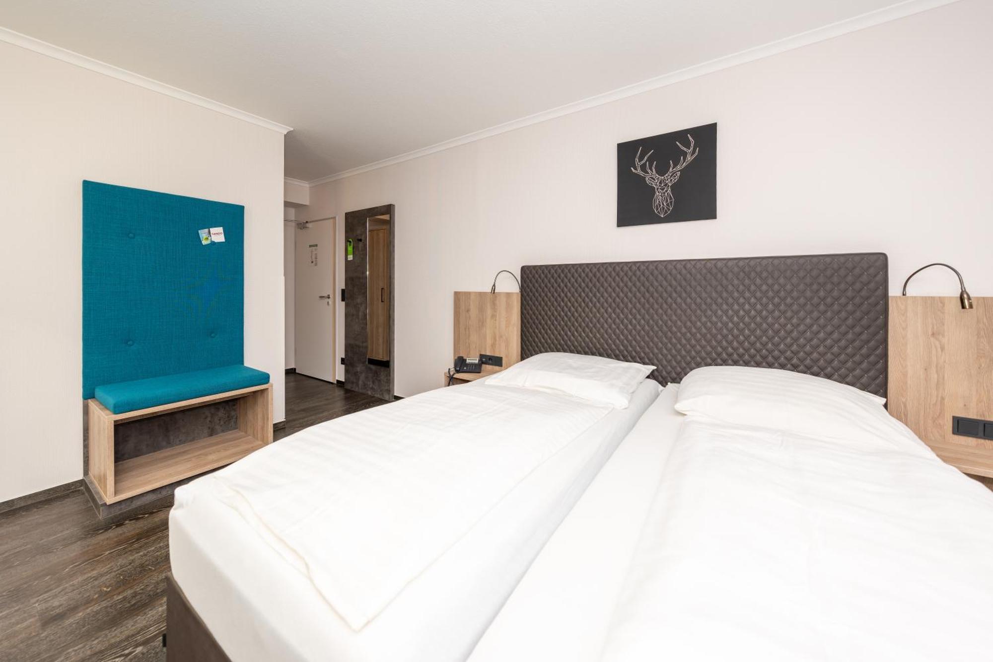 Tespo Hotel Und Sportpark Карст Екстериор снимка