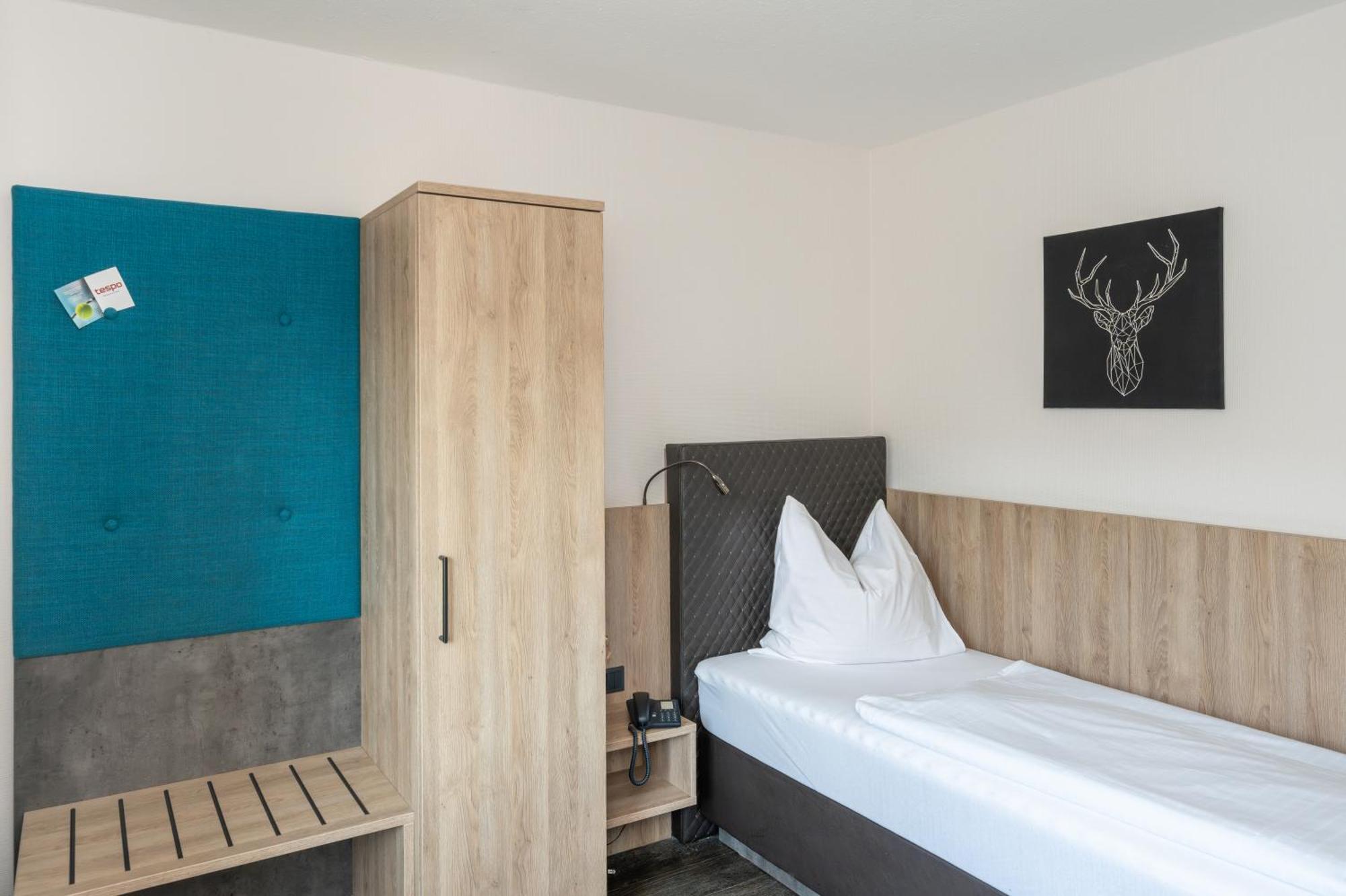 Tespo Hotel Und Sportpark Карст Екстериор снимка