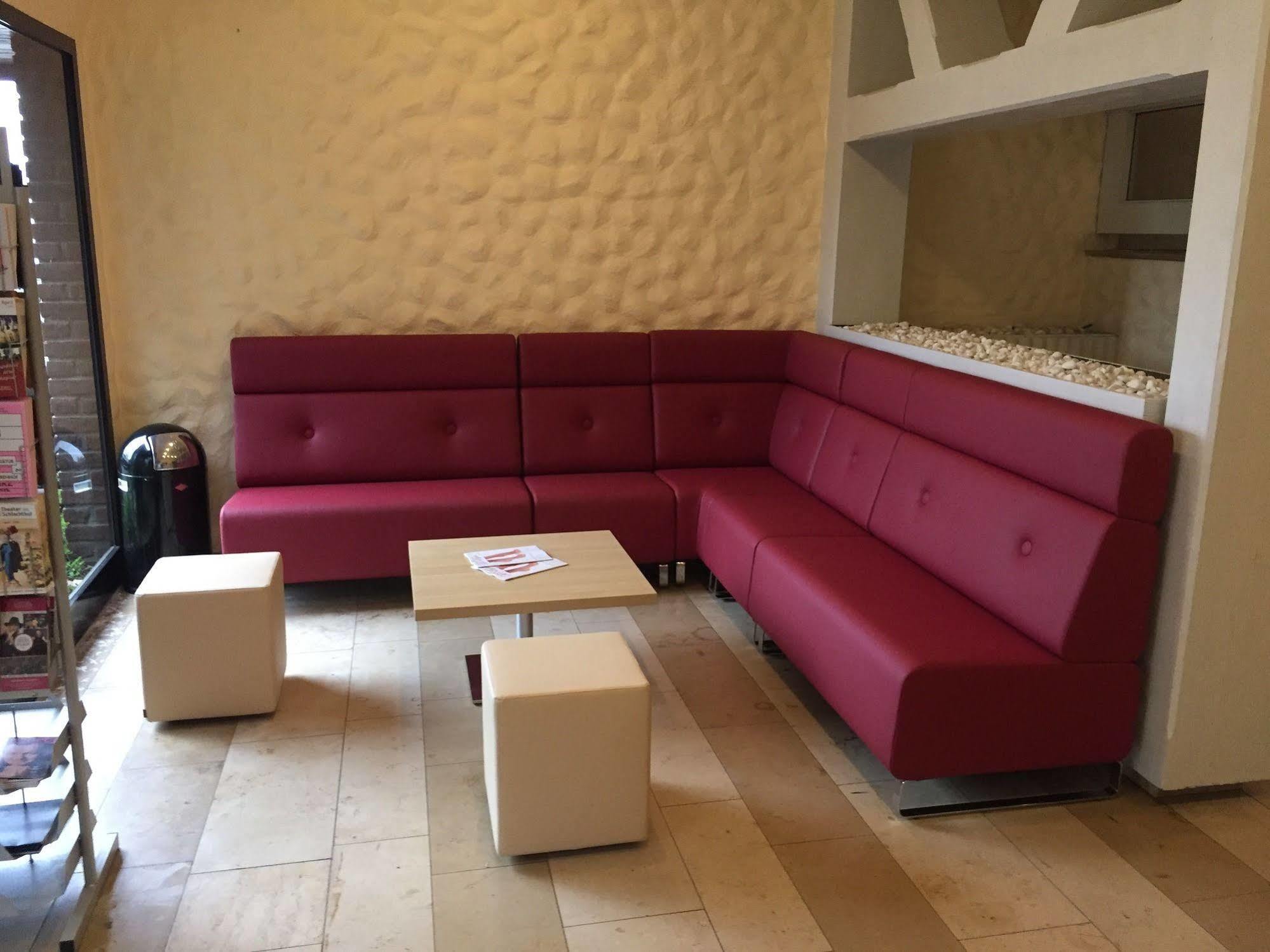 Tespo Hotel Und Sportpark Карст Екстериор снимка